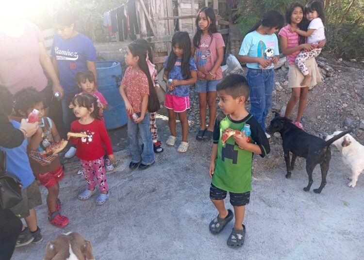 Se consolida la Gira Navideña 2025 del “Santa Claus Periodista” en colonias de Reynosa