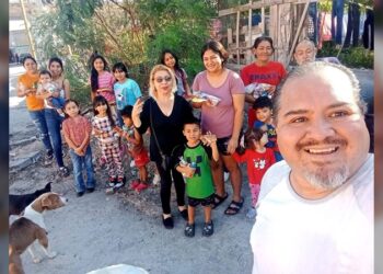 Se consolida la Gira Navideña 2025 del “Santa Claus Periodista” en colonias de Reynosa