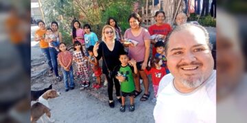 Se consolida la Gira Navideña 2025 del “Santa Claus Periodista” en colonias de Reynosa