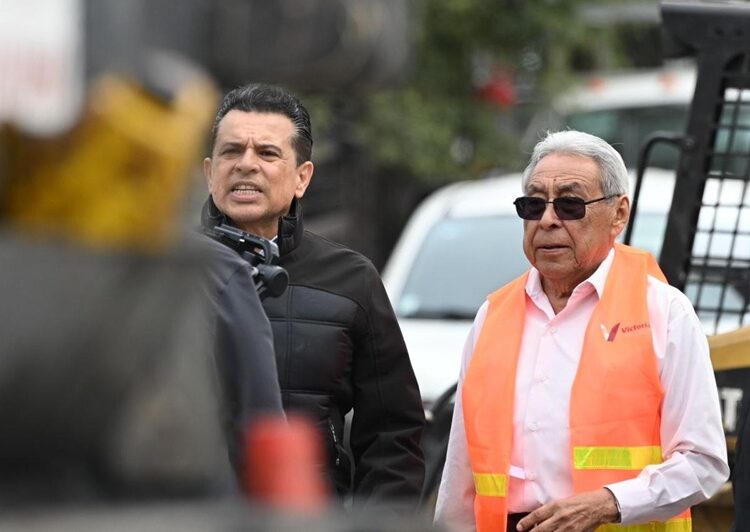 Supervisa alcalde Lalo Gattás trabajo de bacheo en la Miguel Alemán