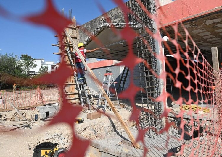 Supervisa alcalde avance de remodelación de central de autobuses de Victoria