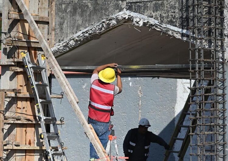 Supervisa alcalde avance de remodelación de central de autobuses de Victoria