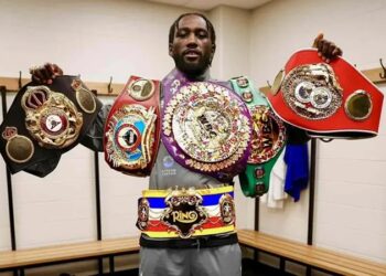 El CMB le arrebata el cinturón al verdugo del Canelo Álvarez