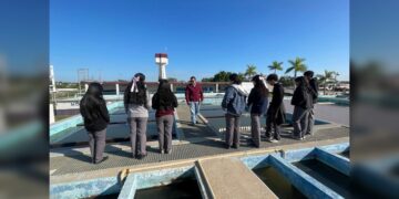Visitan alumnos del Tec de Madero y del CETis 78 planta DUPORT