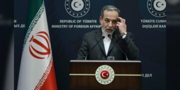 Irán abre la puerta al diálogo nuclear con EU