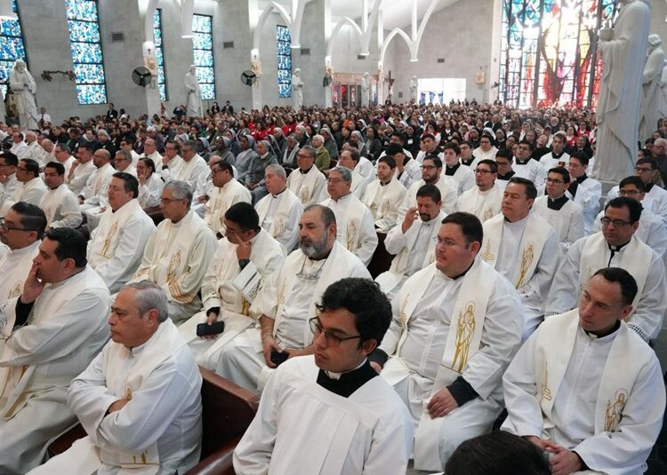 Anuncio apostólico y 30 obispos de México, ordenan a nuevo Obispo en NLD