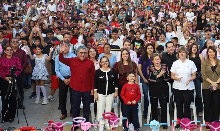 Armando Martínez se posiciona entre los 10 alcaldes mejor evaluados del país