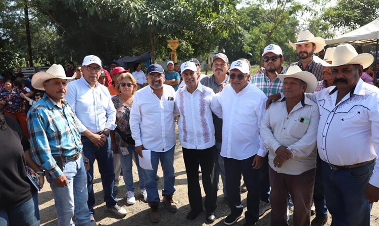 Armando Martínez se posiciona entre los 10 alcaldes mejor evaluados del país