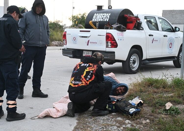 Asiste PC de Victoria a 17 personas por frío extremo