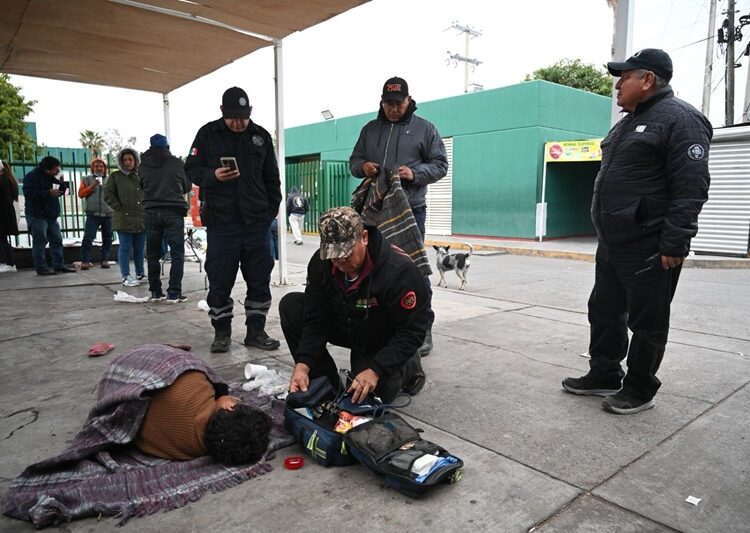 Asiste PC de Victoria a 17 personas por frío extremo