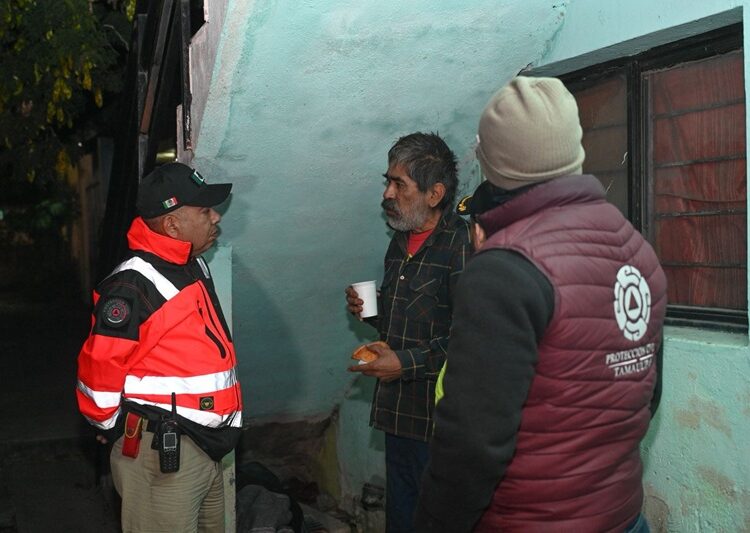 Asiste PC de Victoria a 17 personas por frío extremo