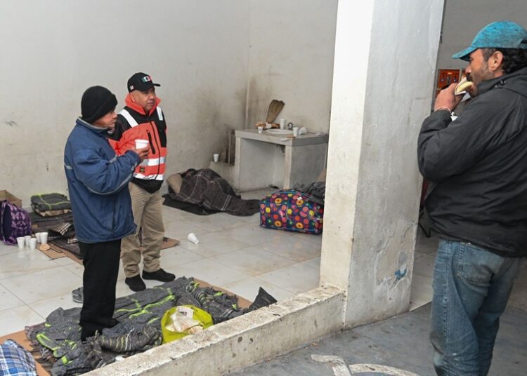 Asiste PC de Victoria a 17 personas por frío extremo