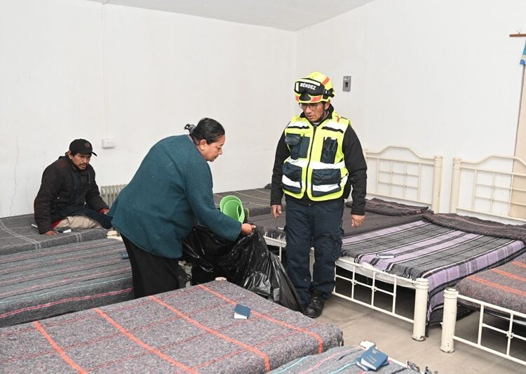 Asiste PC de Victoria a 17 personas por frío extremo