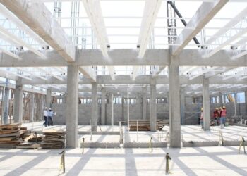 Vigilan trato digno en centro para familias migrantes de Victoria