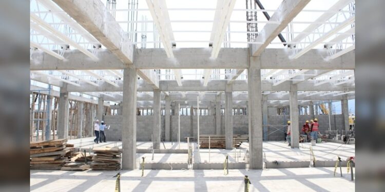 Vigilan trato digno en centro para familias migrantes de Victoria