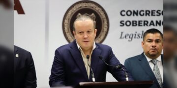 Carlos Canturosas impulsa reforma constitucional para garantizar medicamentos