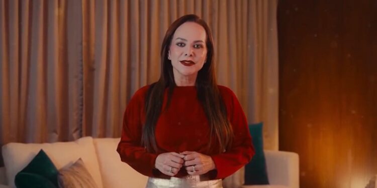 ¡Carmen Lilia envía mensaje de Año Nuevo!