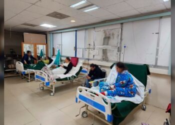 Carmen Lilia apoya al IMSS con camas y sillas de ruedas ante demanda hospitalaria