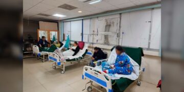 Carmen Lilia apoya al IMSS con camas y sillas de ruedas ante demanda hospitalaria