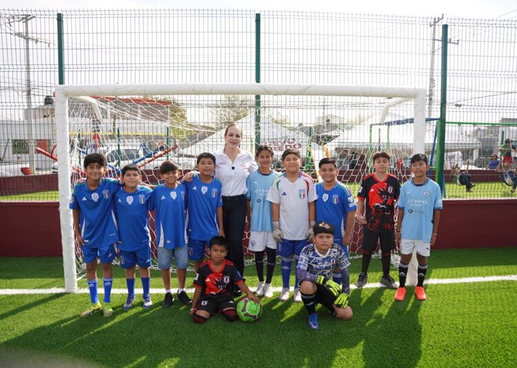 Carmen Lilia entrega obras de infraestructura deportiva en colonia Nueva Era