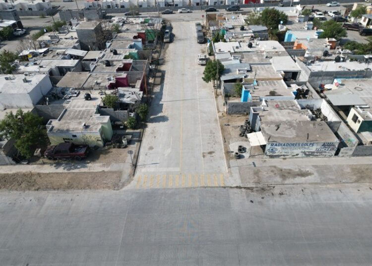 Carmen Lilia entrega obras viales en Valles de Anáhuac