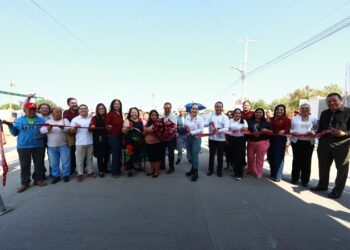 Carmen Lilia entrega obras viales en Valles de Anáhuac