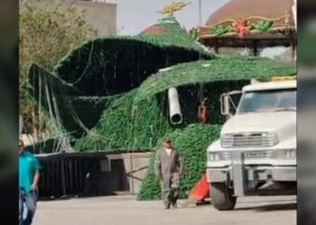 Colapsa monumental Árbol Navideño de Reynosa