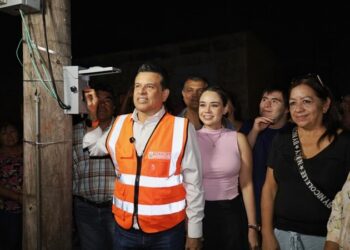 Con la instalación de 36 luminarias LED, refuerza Municipio seguridad en zona centro de Victoria