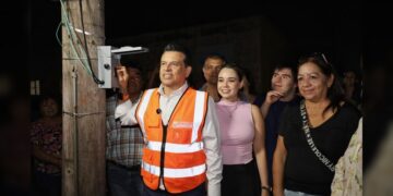 Con la instalación de 36 luminarias LED, refuerza Municipio seguridad en zona centro de Victoria