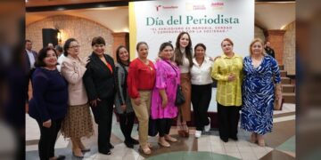 Continúa plan de bacheo en calles de Victoria