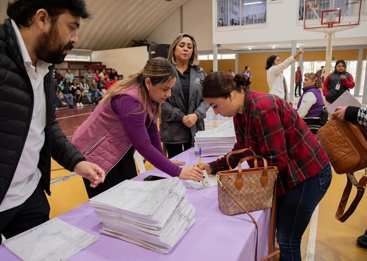 DIF Altamira reconoce el compromiso de padres de familia con la niñez