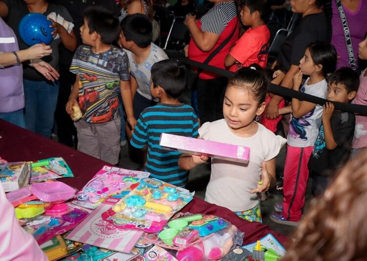 DIF Victoria y gobierno municipal celebran el ‘Día de Reyes’ con familias de la colonia Altas Cumbres