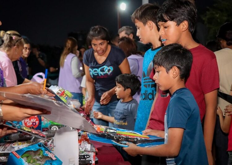 DIF Victoria y gobierno municipal celebran el ‘Día de Reyes’ con familias de la colonia Altas Cumbres