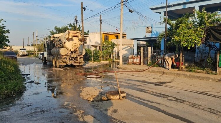 Efectúa COMAPA Altamira sondeos y desazolve en red de drenaje de fraccionamientos