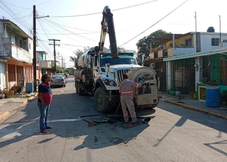 Efectúa COMAPA Altamira sondeos y desazolve en red de drenaje de fraccionamientos