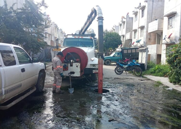 Efectúa COMAPA Altamira sondeos y desazolve en red de drenaje de fraccionamientos