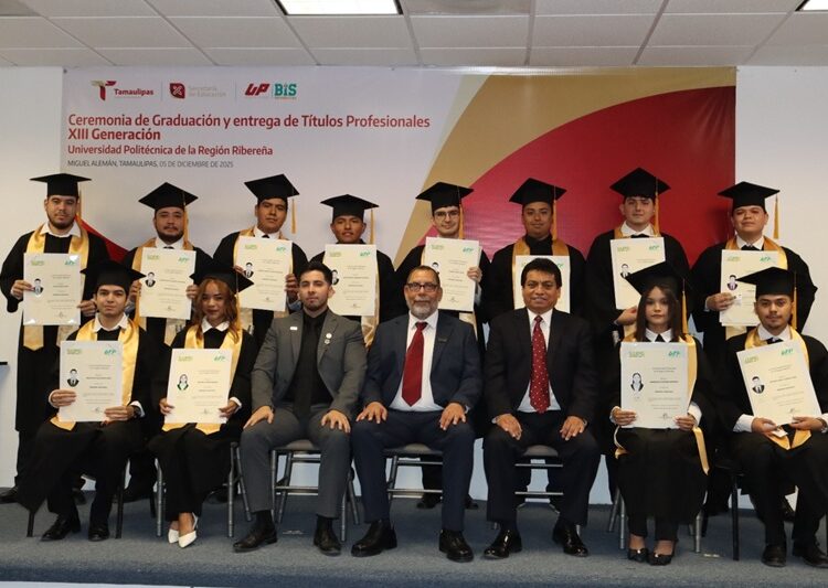 Entrega UP de la Región Ribereña a 39 egresados listos para impulsar el desarrollo regional