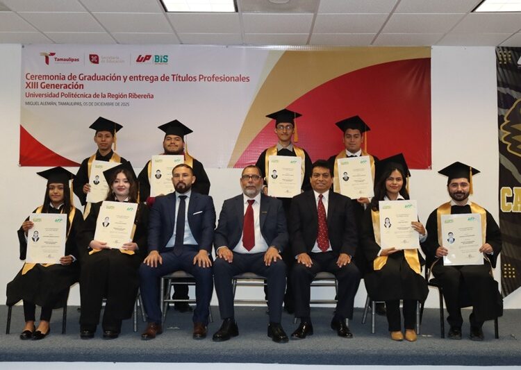 Entrega UP de la Región Ribereña a 39 egresados listos para impulsar el desarrollo regional