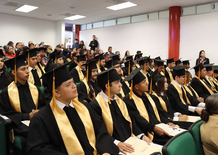 Entrega UP de la Región Ribereña a 39 egresados listos para impulsar el desarrollo regional