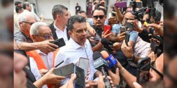 Felicita Lalo Gattás a periodistas en su día