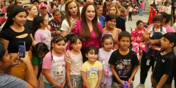 Festival de Reyes Magos 2026 llena de sonrisas y magia el Polyforum La Fe