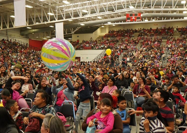 Festival de Reyes Magos 2026 llena de sonrisas y magia el Polyforum La Fe