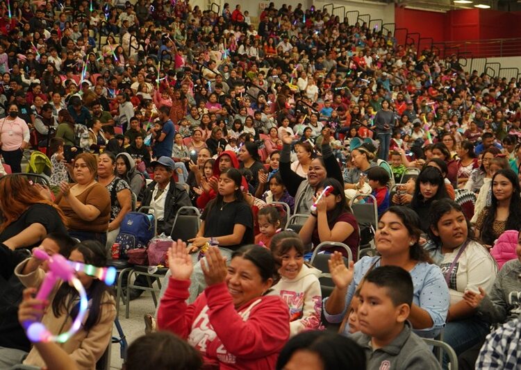 Festival de Reyes Magos 2026 llena de sonrisas y magia el Polyforum La Fe