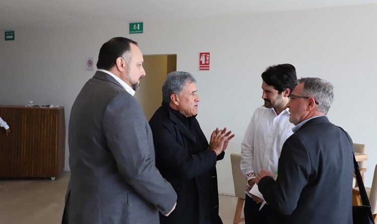 Fortalece Armando Martínez sinergia con el sector energético