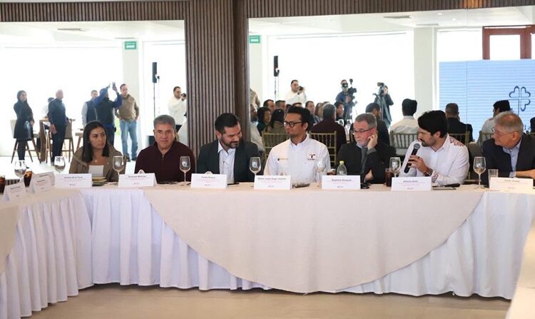 Fortalece Armando Martínez sinergia con el sector energético