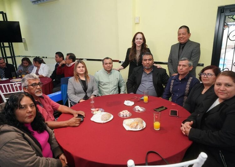 Fortalece Carmen Lilia lazos de unidad y colaboración con líderes religiosos de NLD