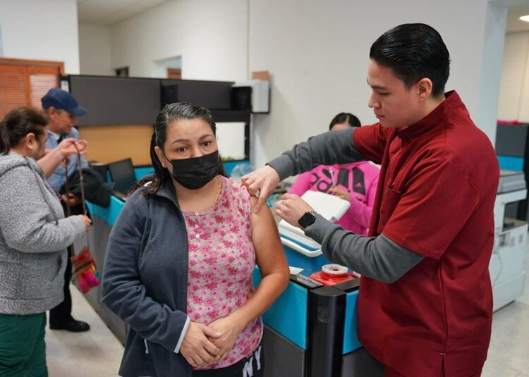 Inicia jornada de vacunación municipal contra COVID, Influenza y Neumococo