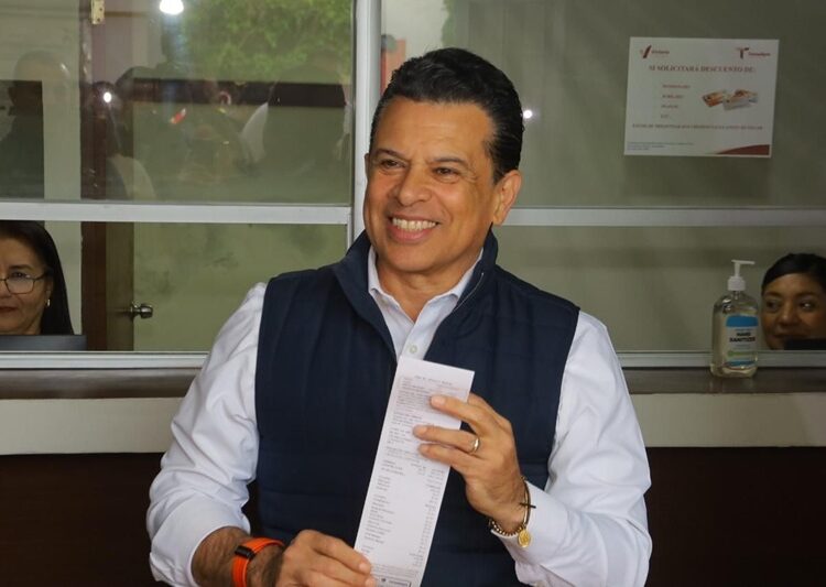 Invita Lalo Gattás a cumplir con el impuesto predial