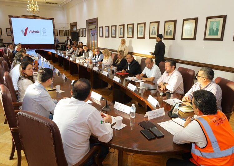 Pide Lalo Gattás a su equipo redoblar esfuerzos a favor de los victorenses