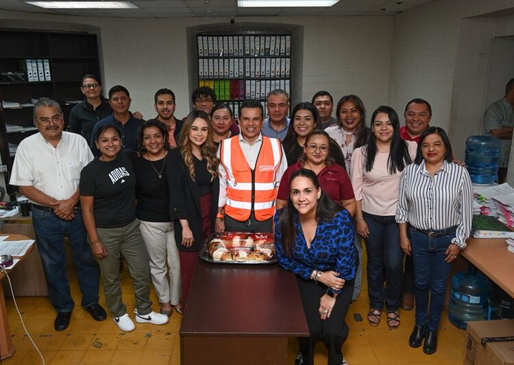 Pide Lalo Gattás a su equipo redoblar esfuerzos a favor de los victorenses